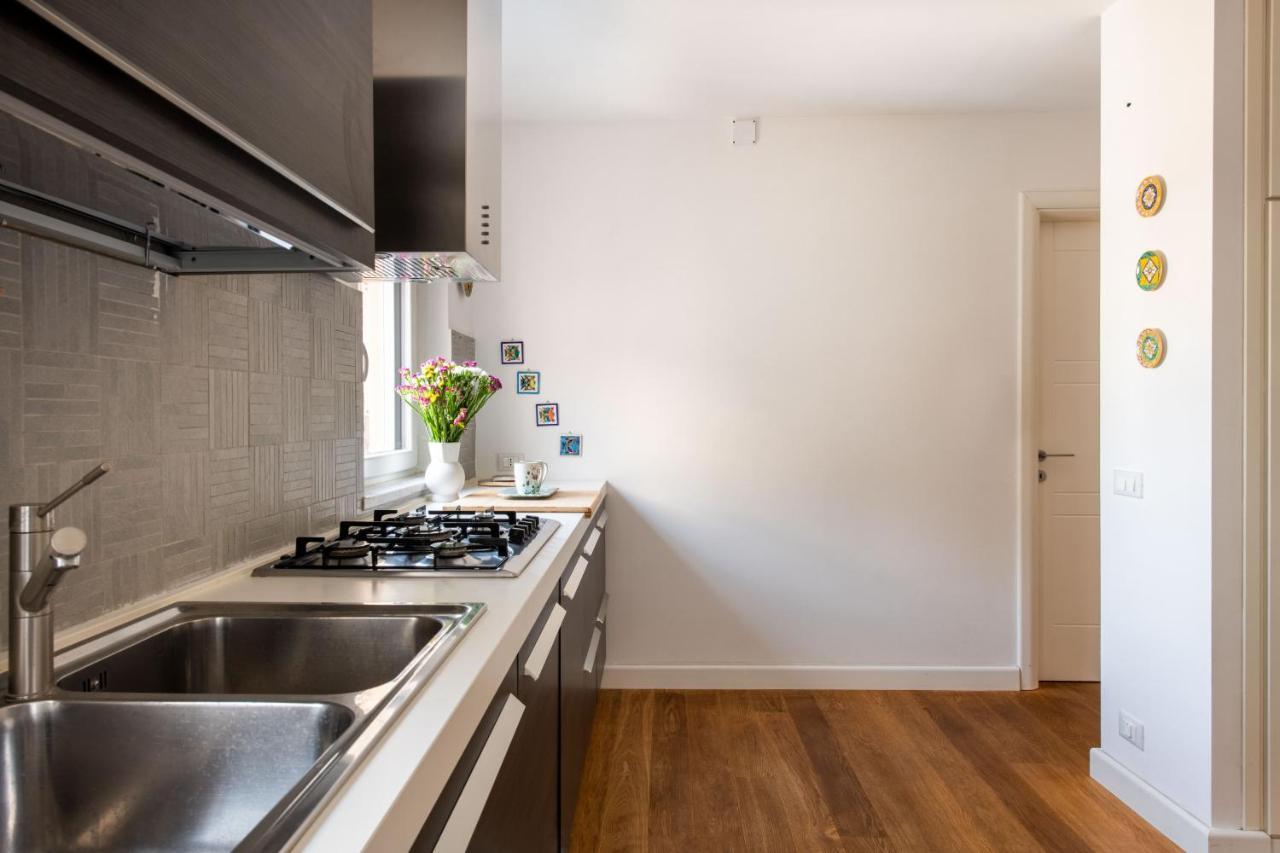 Vittorio Emanuele Apartment With Terrace By Wonderful Italy ปาแลร์โม ภายนอก รูปภาพ